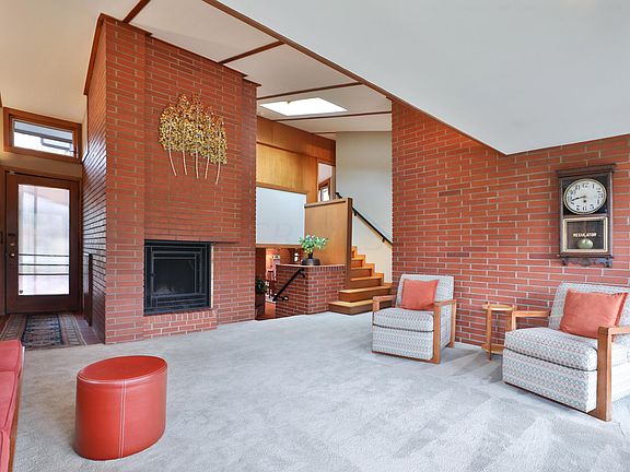 3rd image of 544 White Oak Pl