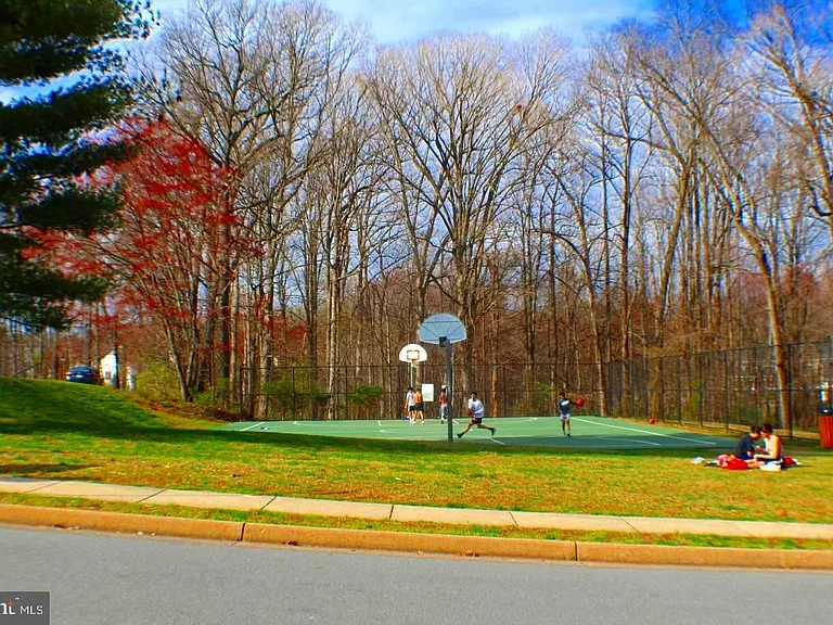 12002 Golf Ridge Ct — Photo 33