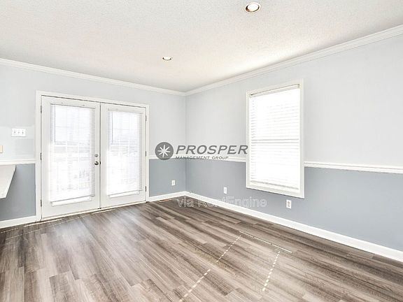 4th image of 1082 Hampton Rd