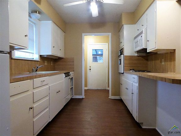 3rd image of 810 Jeffery Dr