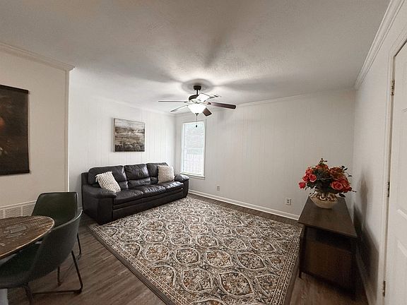 3rd image of 2721 Louisiana Ave