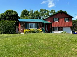 13 Woodland Dr, Plattsburgh, NY 12901