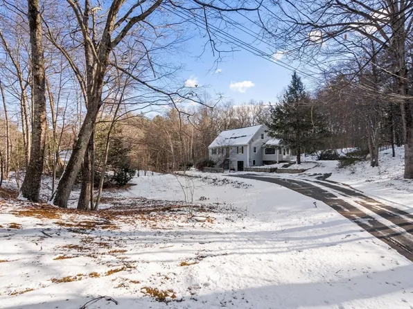 32 Lakeside Dr, Groton, MA 01450