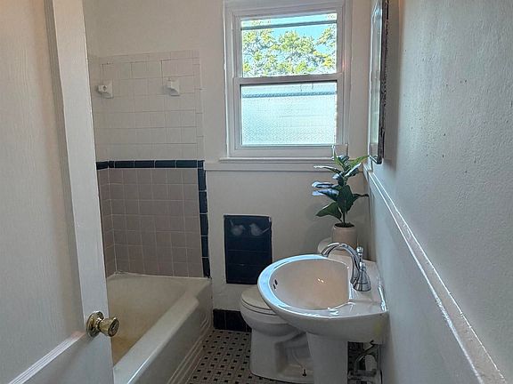 5th image of 656 Carol Marie Dr #B