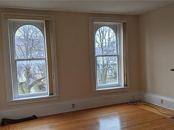 4th image of 698 Columbus Pkwy APT 2