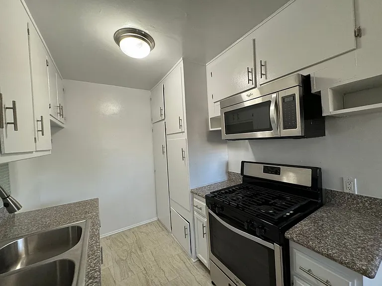 11330 Ohio Ave — Photo 11