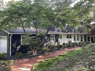 18 Cottontail Rd, Melville, NY 11747