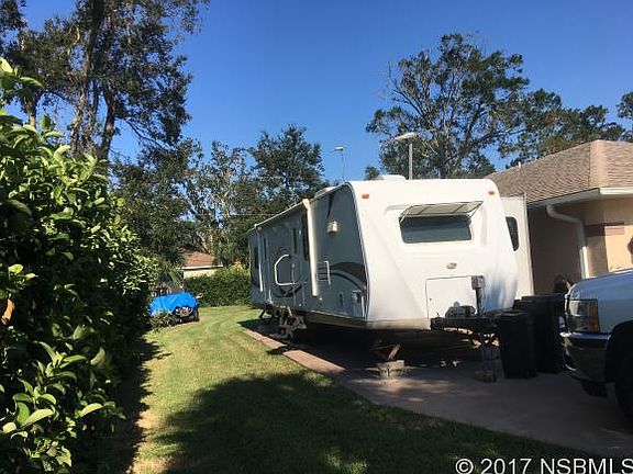 3rd image of 2529 Royal Palm Dr