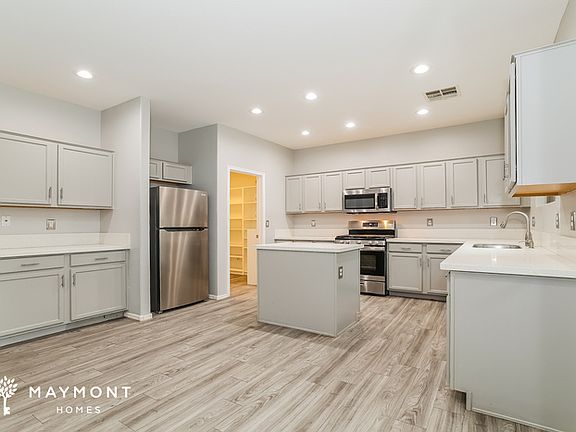 5th image of 44265 W Roth Rd