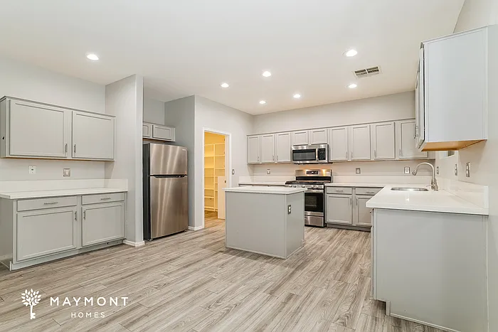 44265 W Roth Rd — Photo 3