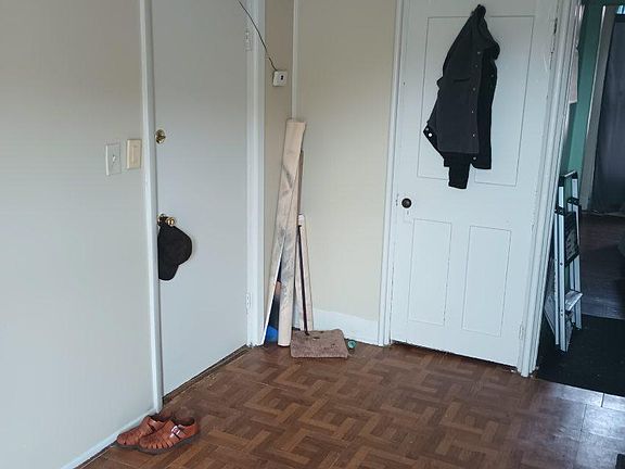 4th image of 5 Saint Pauls Pl APT 4