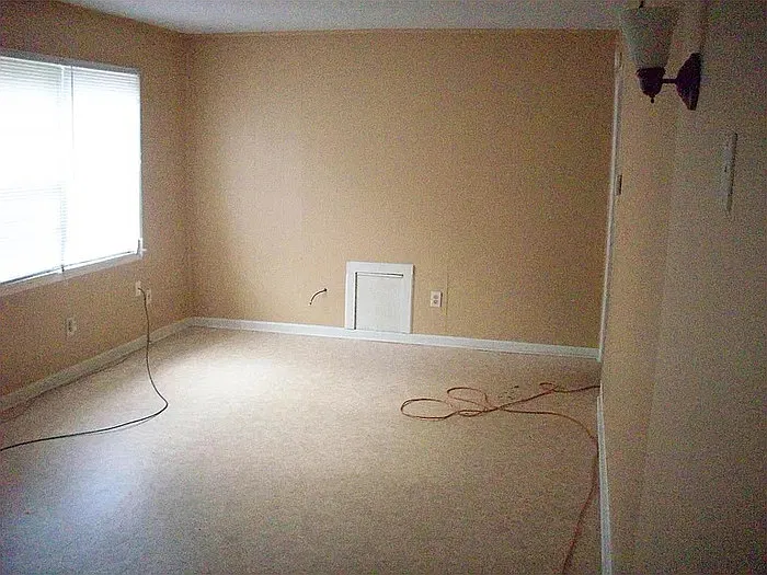 3 bed, 1.5 bath, $900 — Photo 4