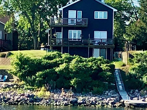 504 N Lake Dr, Watertown, SD 57201