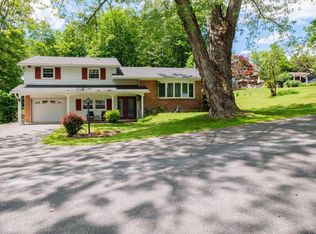 202 Melmar Dr, Stroudsburg, PA 18360