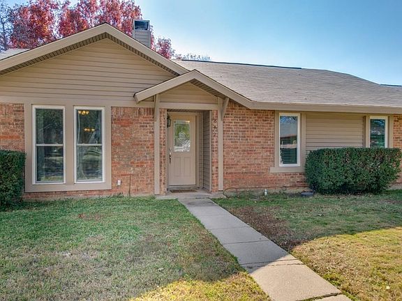 3rd image of 842 Meadowlark Dr