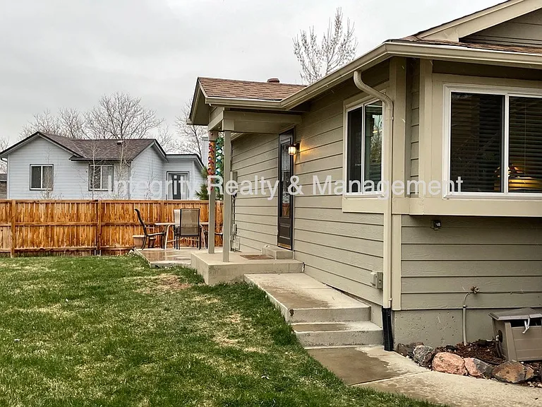 475 Chiswick Cir — Photo 6