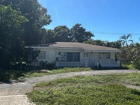 2nd image of 324 SW 2nd Avenue