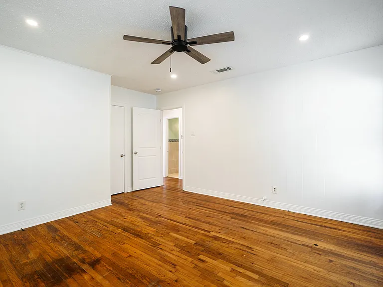 3135 Hedgerow Dr — Photo 20