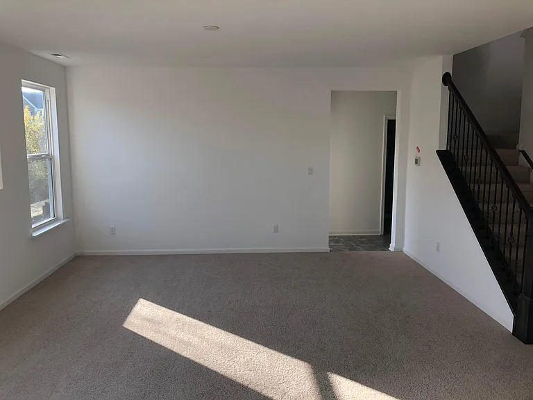 2585 Sheek Rd — Photo 7