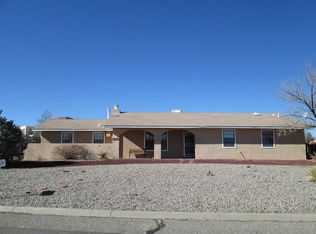 751 Comanche Rd SE, Rio Rancho, NM 87124