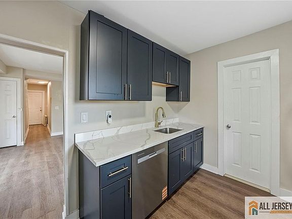 2nd image of 38 Prosper St