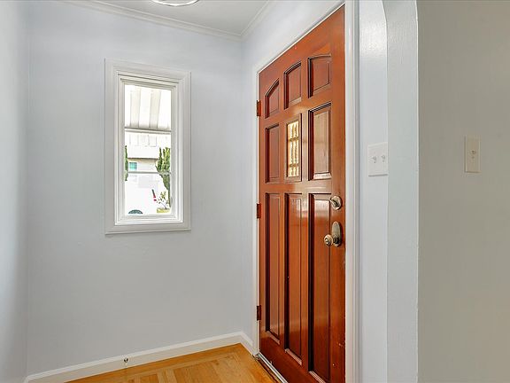 3rd image of 4013 Beresford St