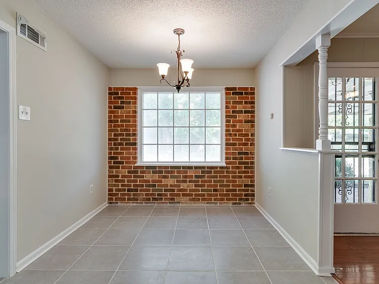 6258 Ridge Manor Dr — Photo 4