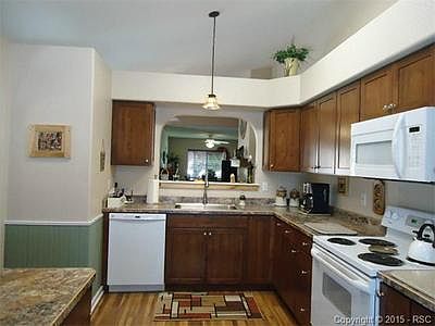 3rd image of 838 Edna Ln