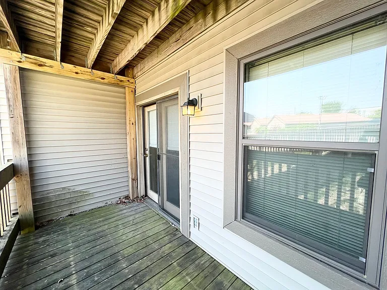 Oakridge Apartments — Photo 45