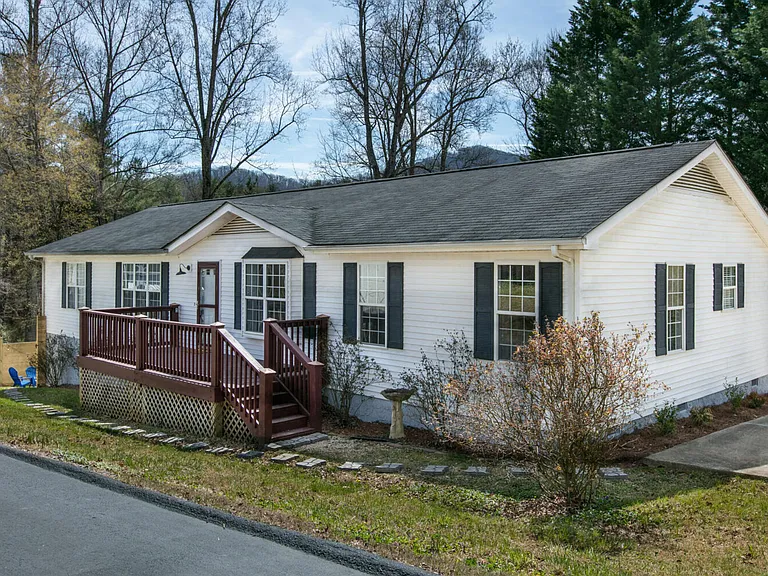 488 Onteora Blvd — Photo 17