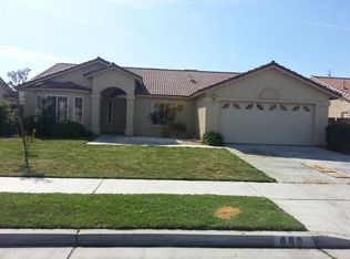 689 S 18th St, Kerman, CA 93630