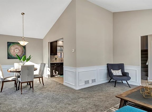 4th image of 8818 Juniper Ct