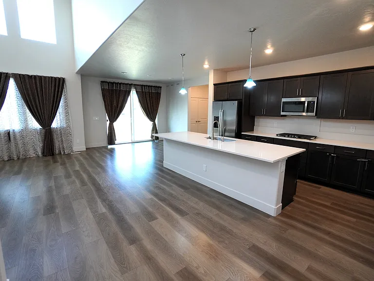 245 E Caldera St — Photo 11