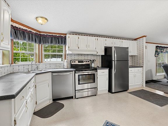 4th image of 14 Gertrude Avenue