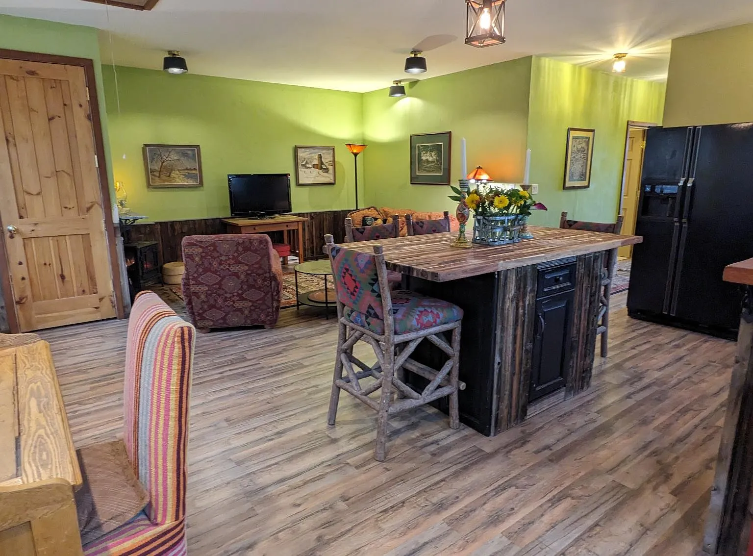 3 bed, 1200 sqft, $4,500 — Photo 4