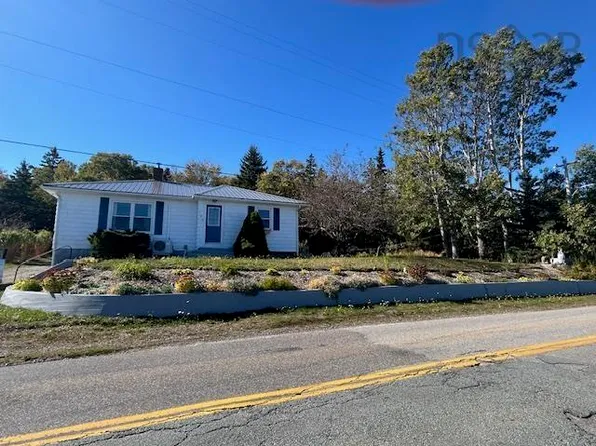 137 Brighton Rd, Lockeport, NS B0T 1L0