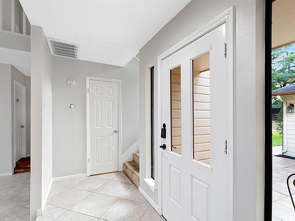 2nd image of 19514 Autumn Creek Ln