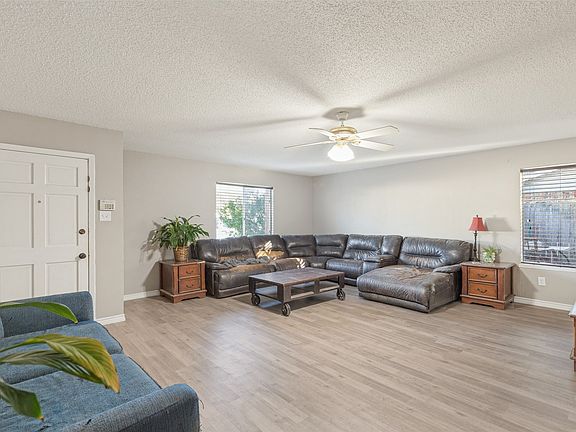 4th image of 5305 Countess Ct