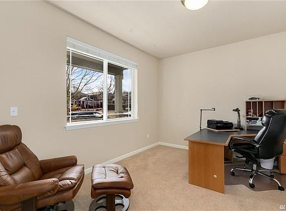 3rd image of 7642 Pike Ave NE
