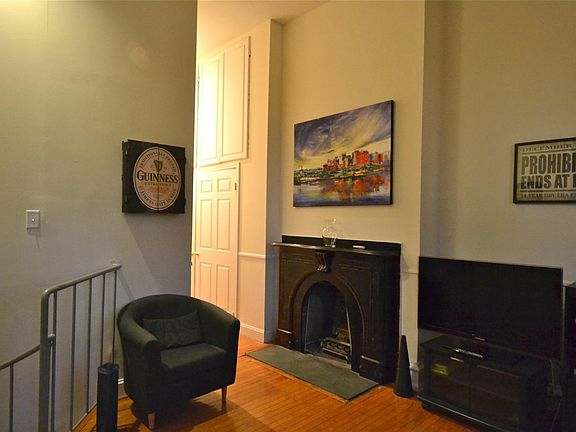 3rd image of 2310 Delancey Pl APT 1R