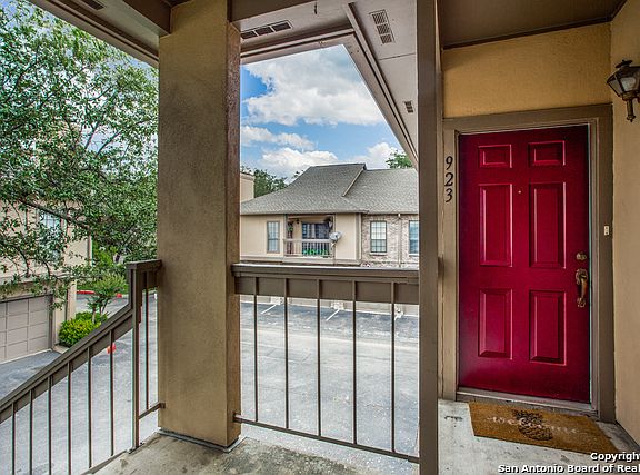 5th image of 11839 Parliament St APT 923