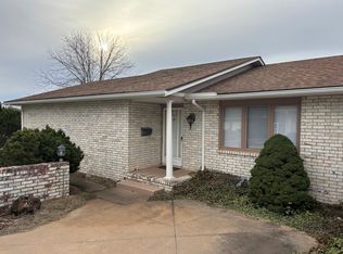 3107 Nutmeg Ln, Hutchinson, KS 67502