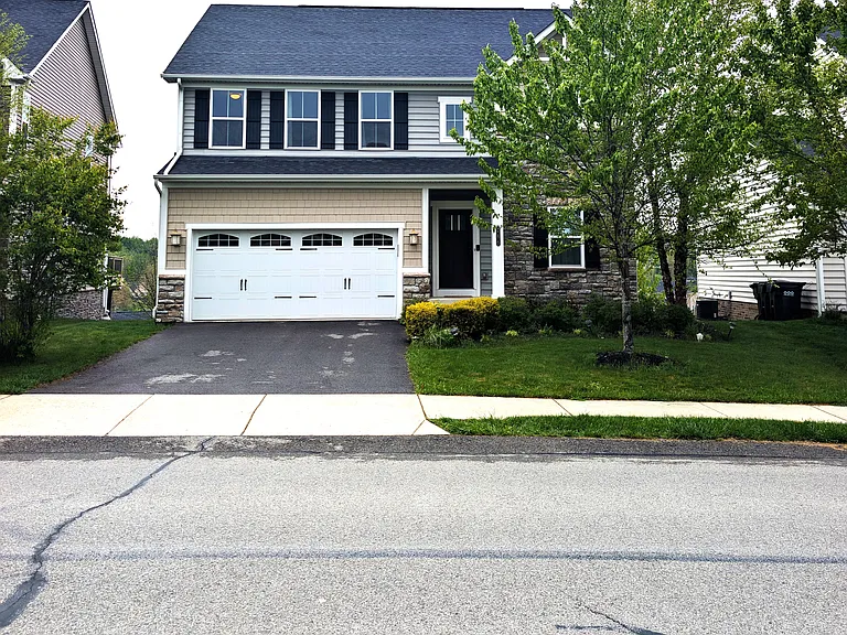 766 Village Club Dr — Photo 2