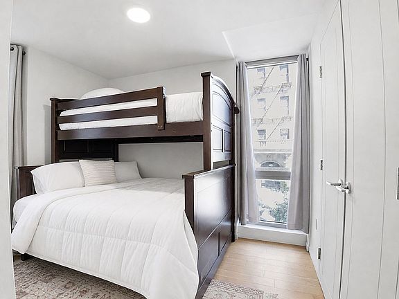5th image of 40 Pinehurst Ave APT 2D