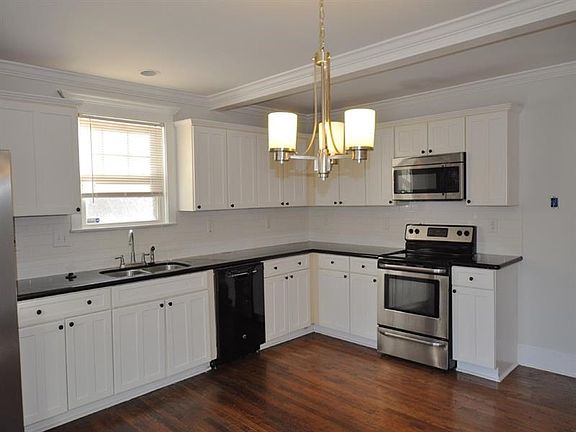 5th image of 1902 Stanton St