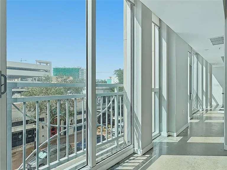 1350 Main St #302 — Photo 9