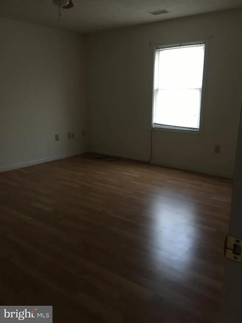 2 bed, 1195 sqft, $1,550 — Photo 4