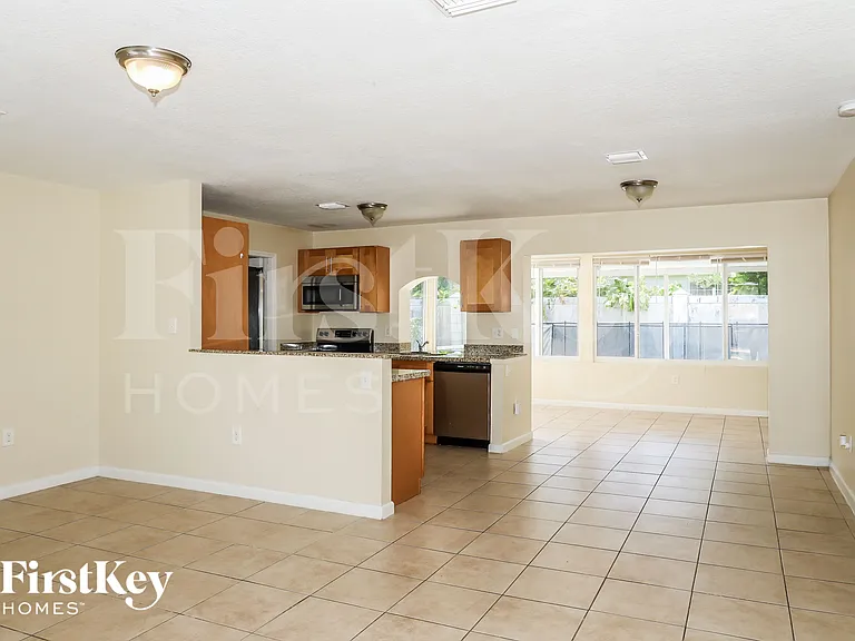 7461 NW 23rd St — Photo 4