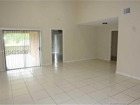 4th image of 6185 Live Oak Ct APT B