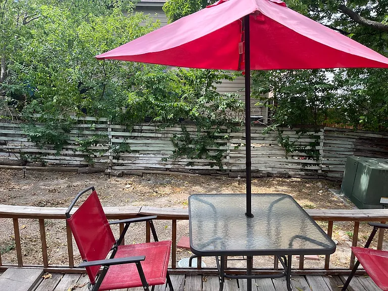 15 McLennan Oak — Photo 24